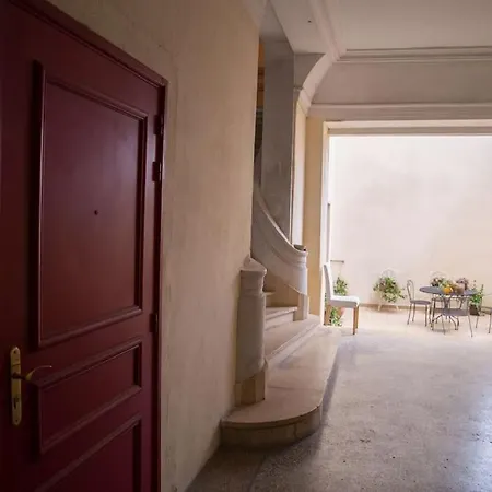 Lägenhet L'authentique, Duplex, Centre Historique, Wifi Montpellier