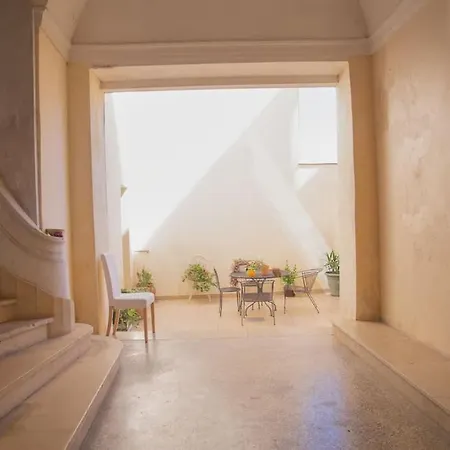 Apartment L'authentique, Duplex, Centre Historique, Wifi Montpellier